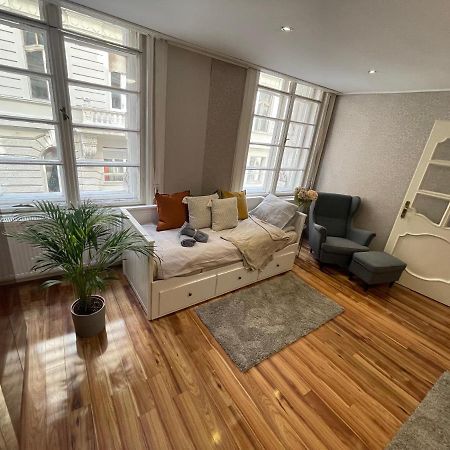 Vintage Home In The Heart Of The City Budapest Esterno foto