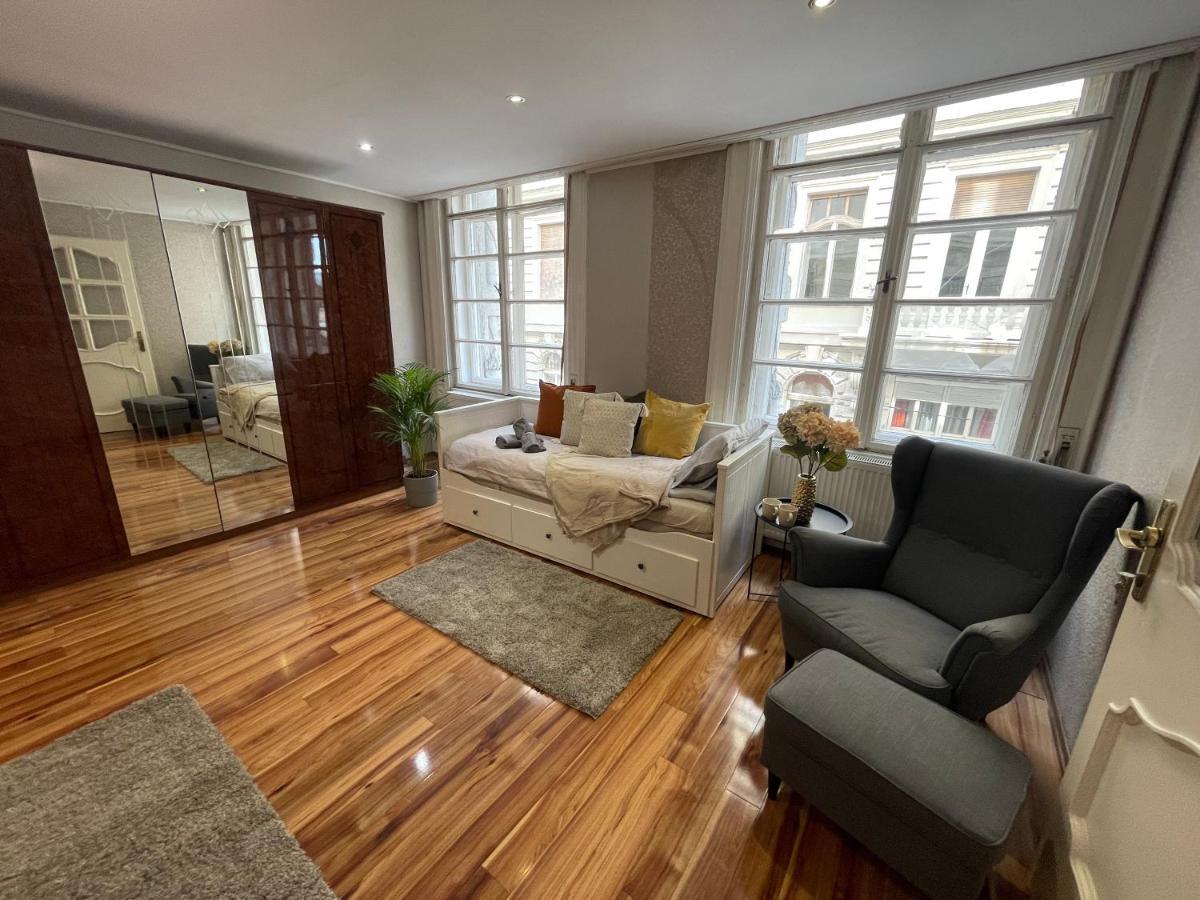 Vintage Home In The Heart Of The City Budapest Esterno foto